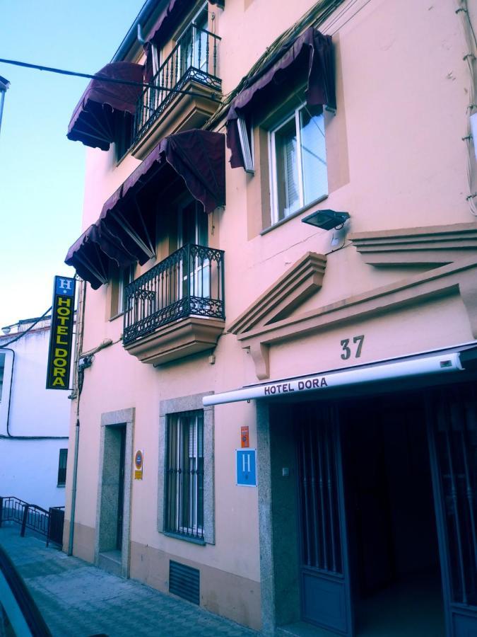 Hotel Dora Plasencia Exterior foto