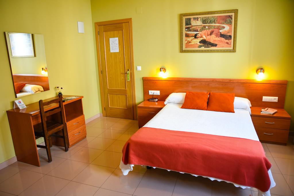 Hotel Dora Plasencia Exterior foto