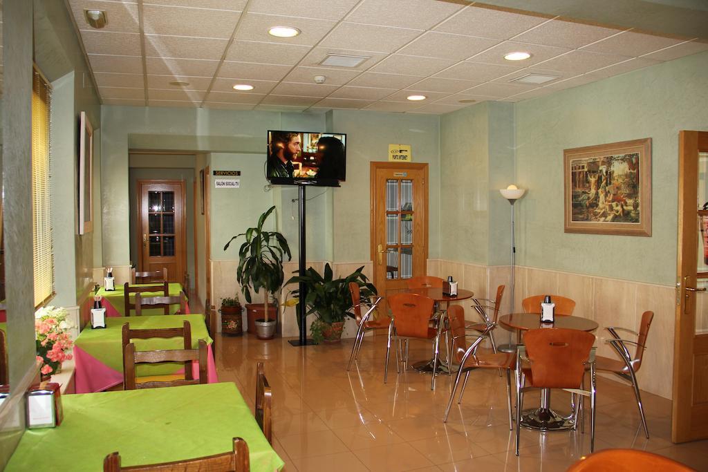 Hotel Dora Plasencia Exterior foto