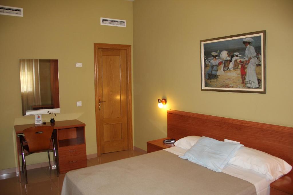 Hotel Dora Plasencia Exterior foto